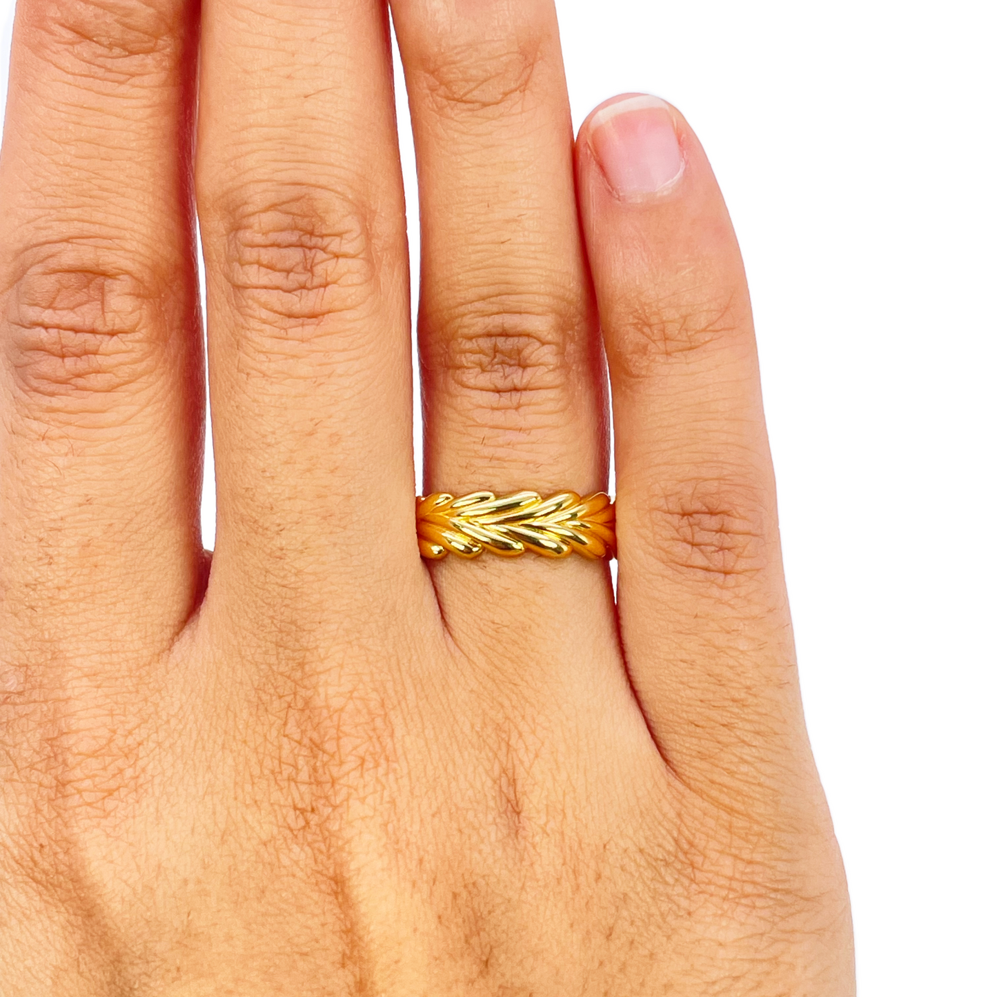 22ct Gold Leaf Ring High Polished Floral Design 5.7 mm Width Size M 