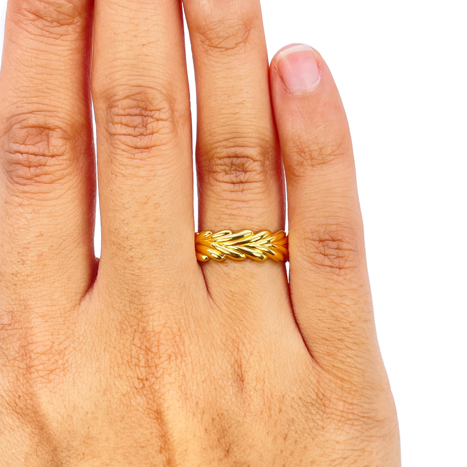 22ct Gold Leaf Ring High Polished Floral Design 5.7 mm Width Size M 