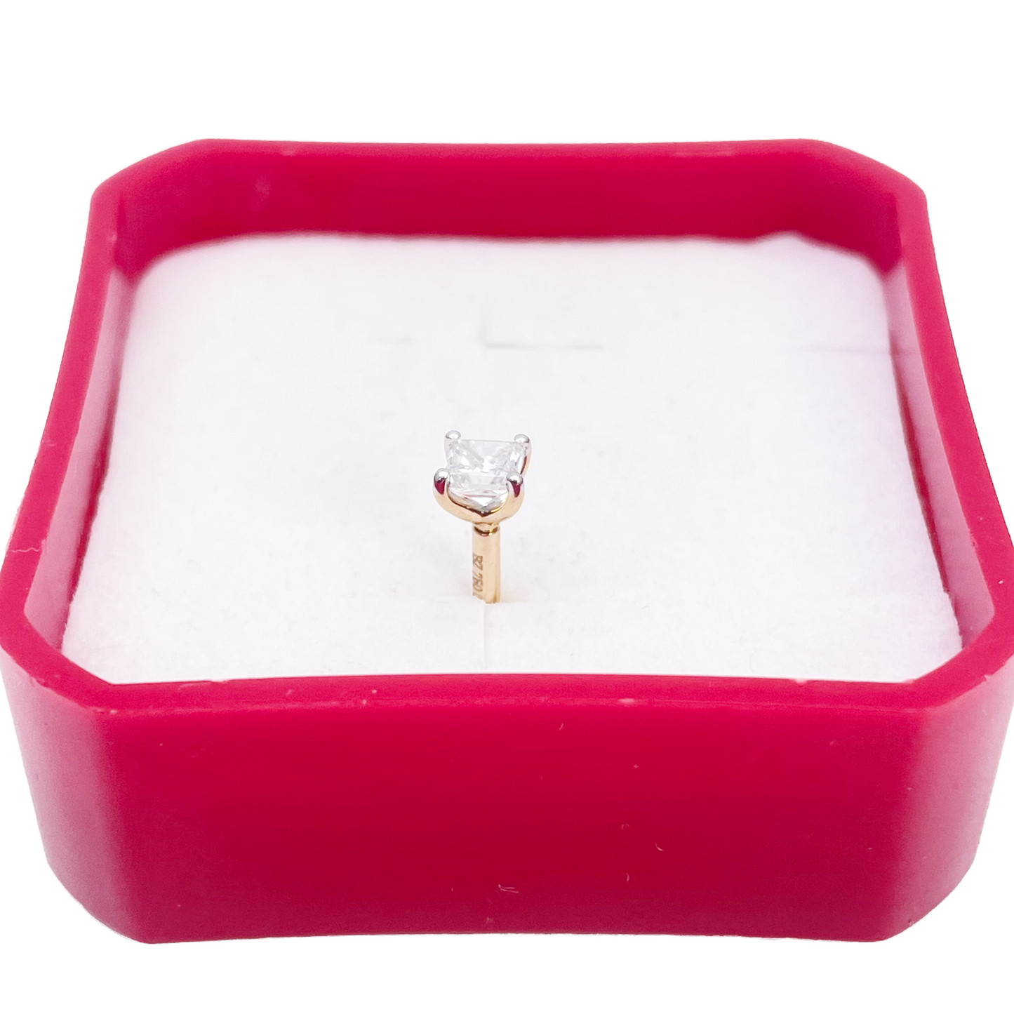 18ct Gold Natural Princess Diamond Nose Stud Pin 0.20ct 4 Claw Certified 