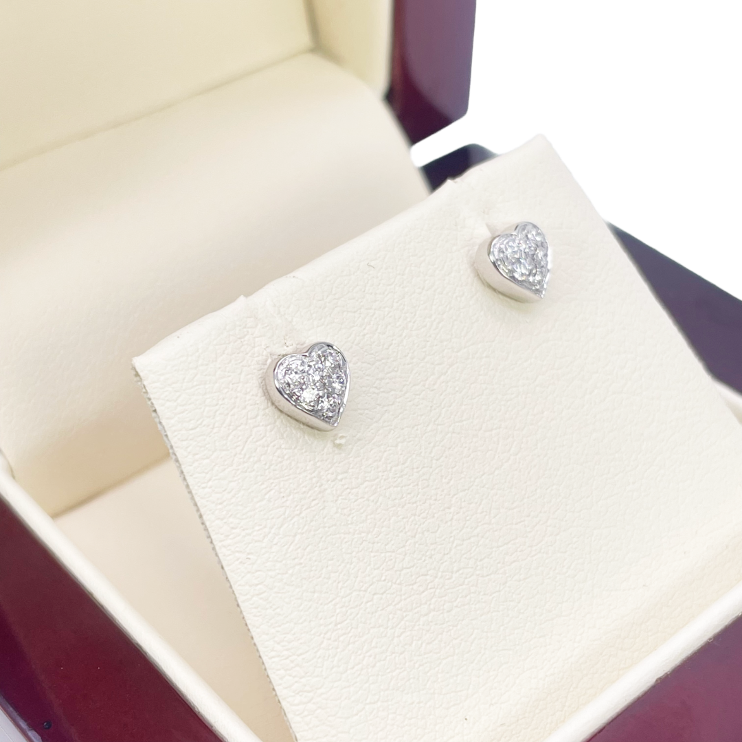 18ct White Gold Childrens Round Natural Diamond Heart Shape Stud Earrings 0.14ct