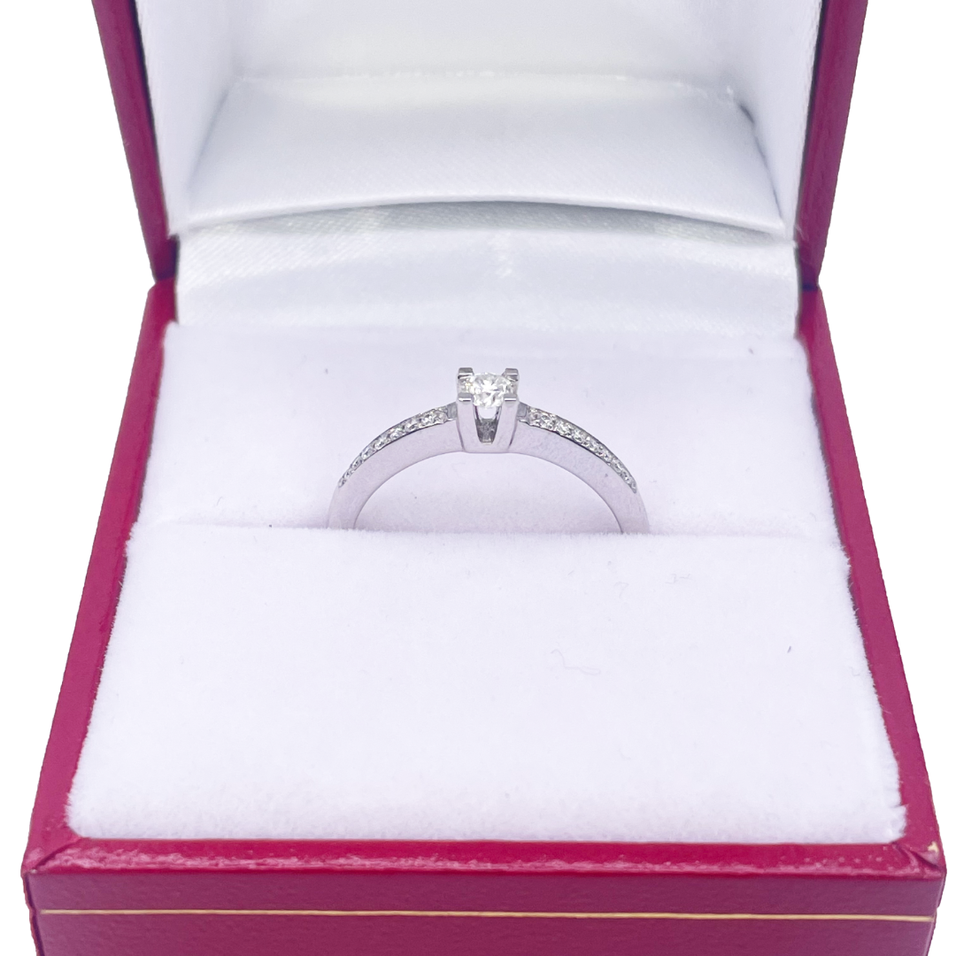 18ct White Gold Round Cut Diamond Engagement Ring 0.15 carats