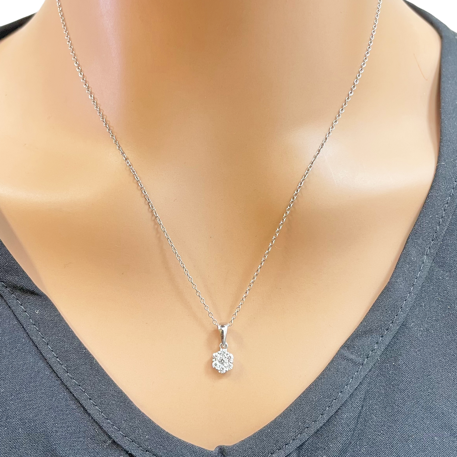 9ct White Gold Natural Round Cluster Diamond Pendant Chain Necklace 0.25ct 