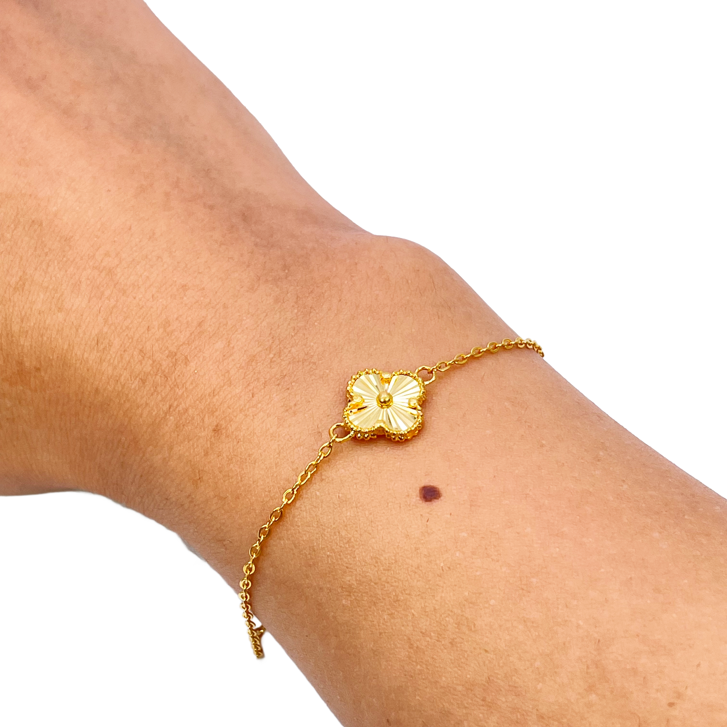 22ct Yellow Gold Gold Diamond Cut Clover Bracelet 7"inches