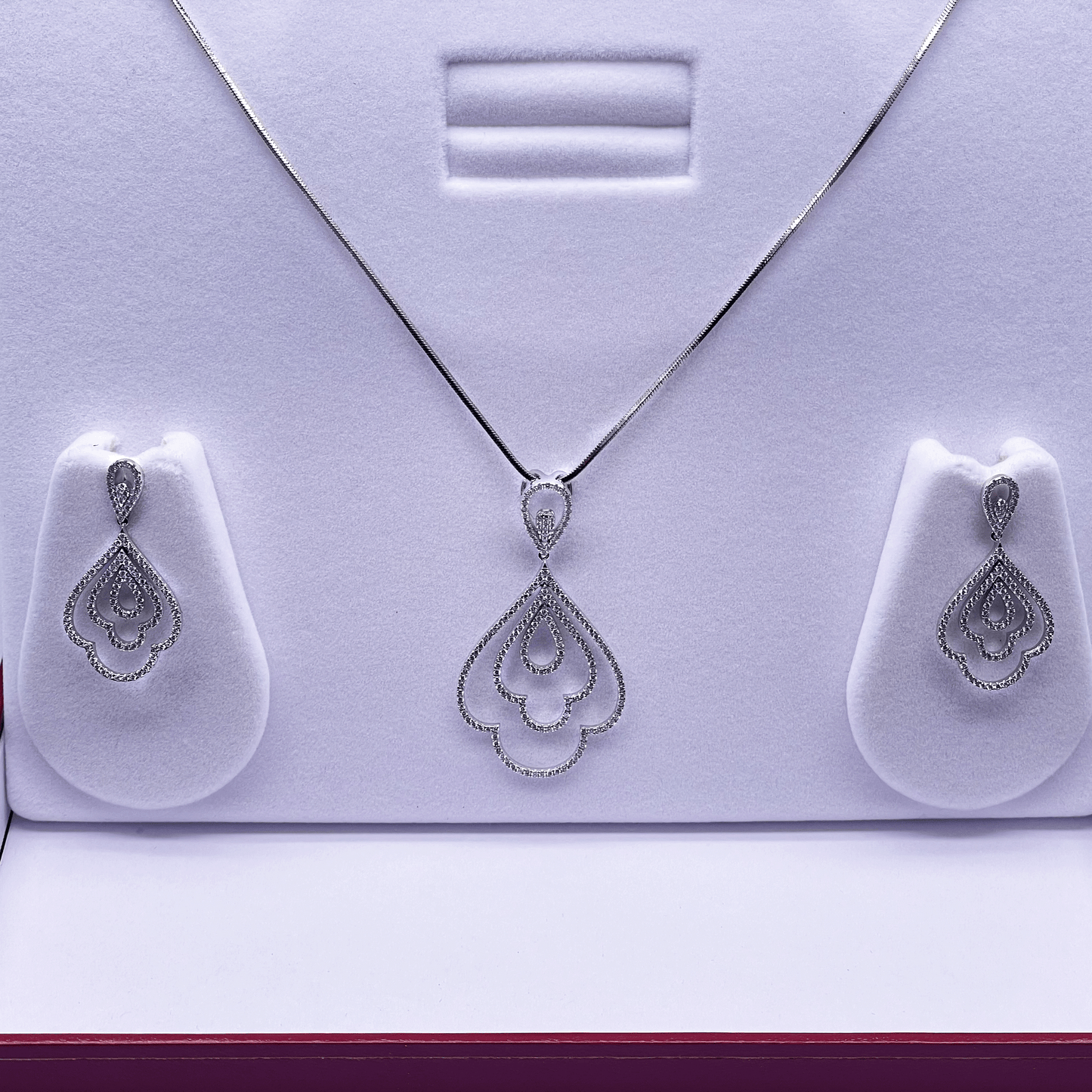 18ct White Gold Diamond Pendant & Chain + Matching Earrings 2.56cts SI/G-H