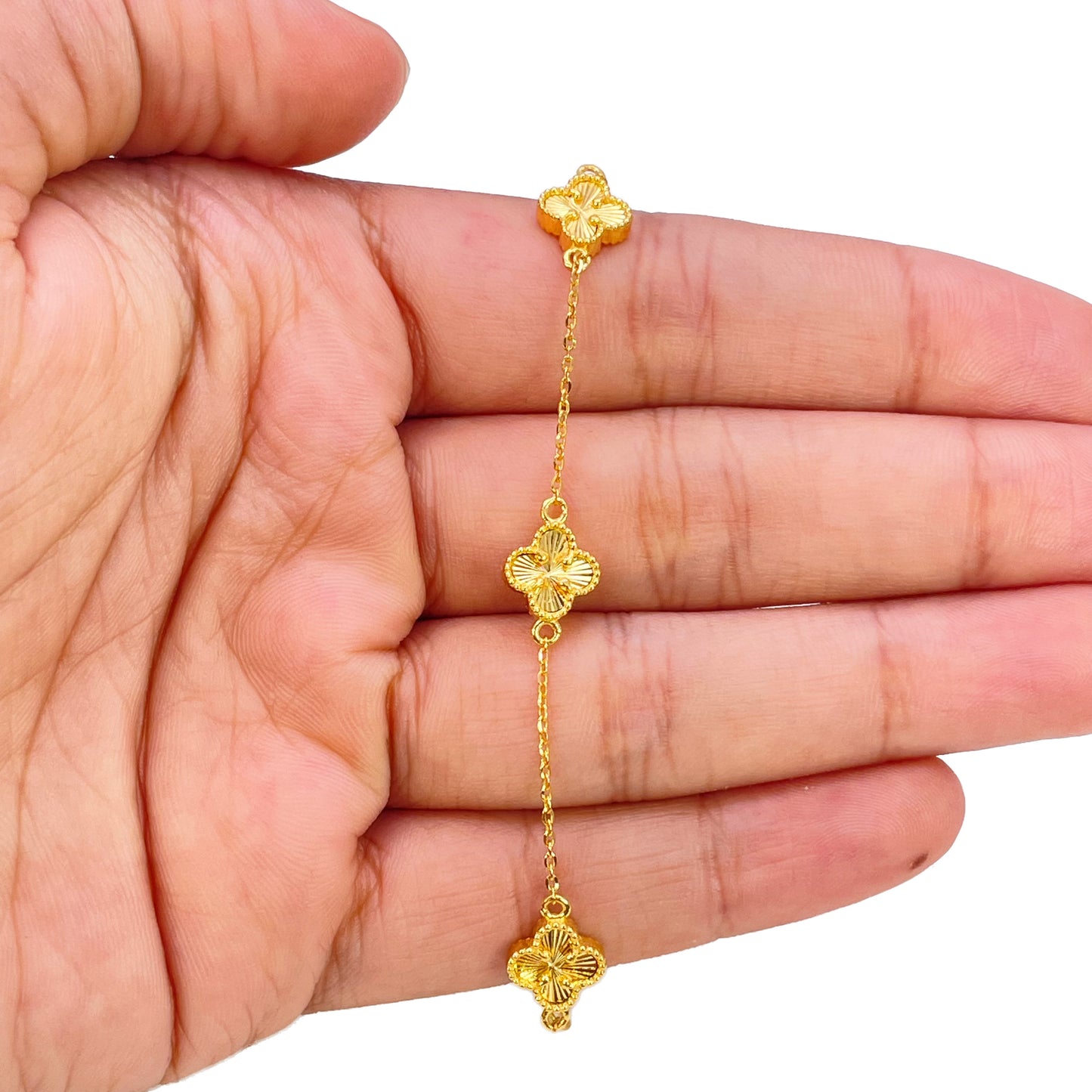 22ct Yellow Gold 5 Floral Mini Clover Diamond Cut Bracelet 7.5 Inches