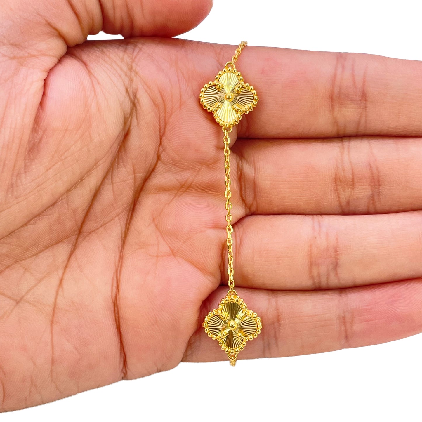 22ct Yellow Gold 3 Floral Clover Diamond Cut Bracelet 7 Inches