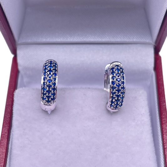 14 Carat White Gold Blue Sapphire Pair of Hoop Earrings 0.33 carats 4mm wide