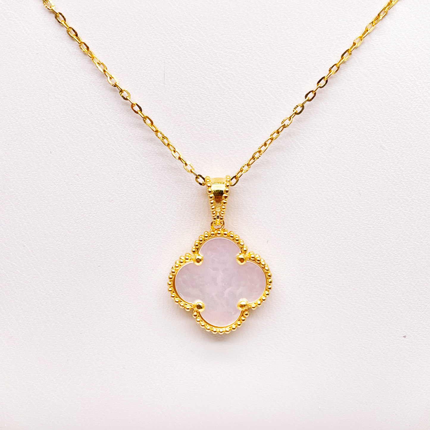 22ct Yellow Gold Leaf Pendant & Chain Necklace 16''inches