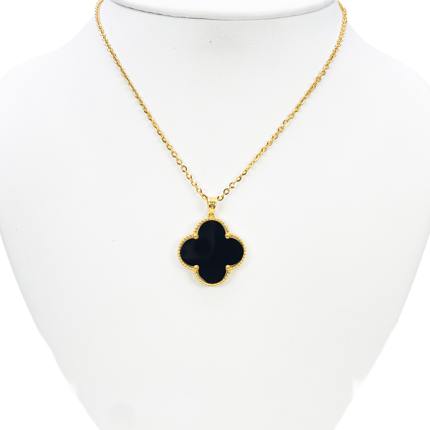 22ct Yellow Gold Black Onyx Or Mother Of Pearl Clover Pendant & Chain Necklace 18''inches