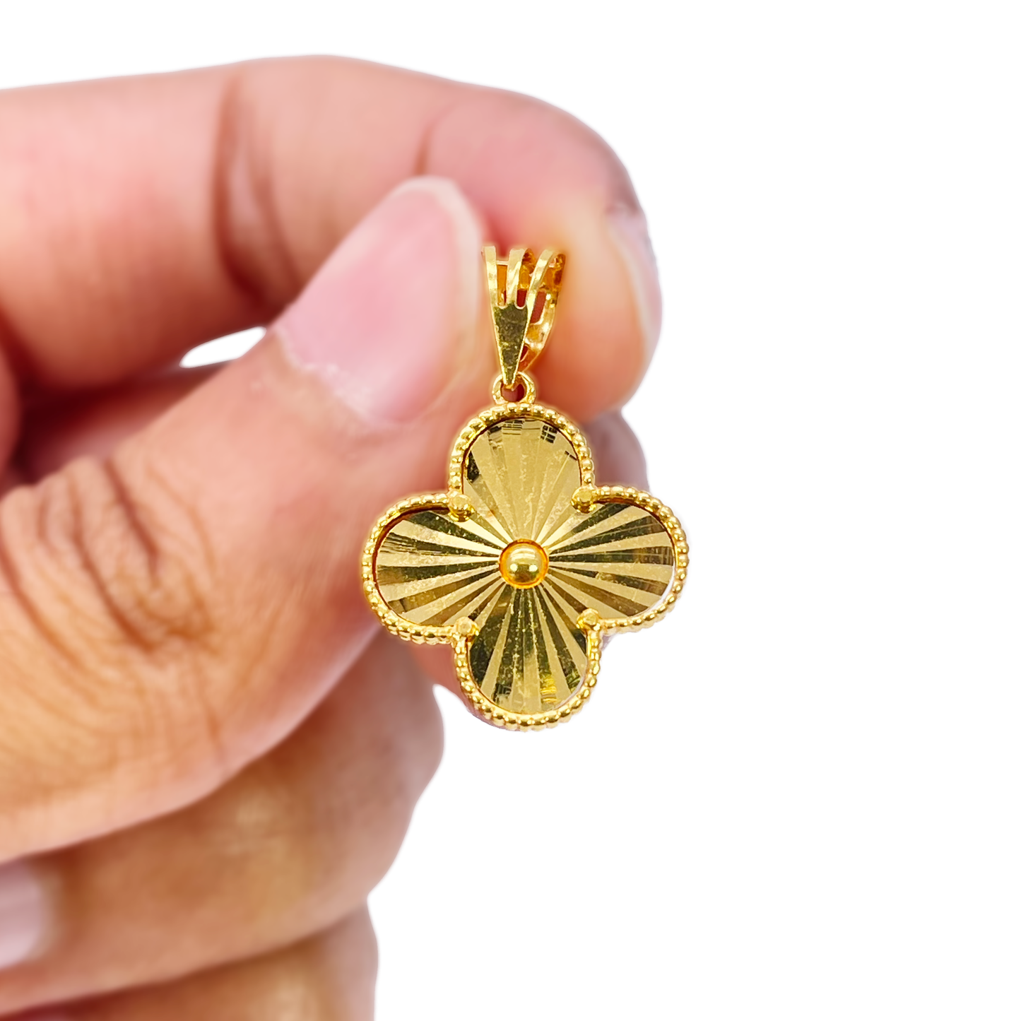 22ct Yellow Gold Diamond Cut Clover Pendant & Chain 