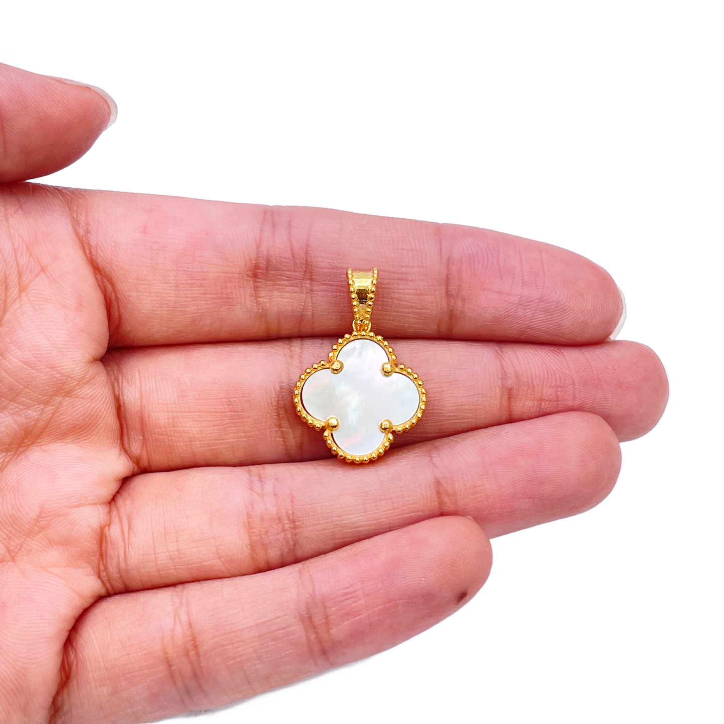 22ct Yellow Gold Mother Of Pearl Clover Pendant 16mm Width