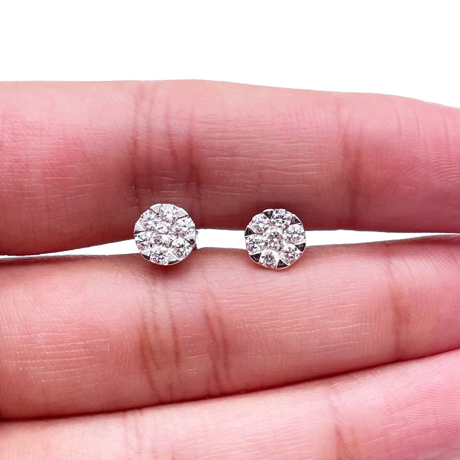 14ct White Gold Diamond Round Cluster Stud Earrings 0.59ct 