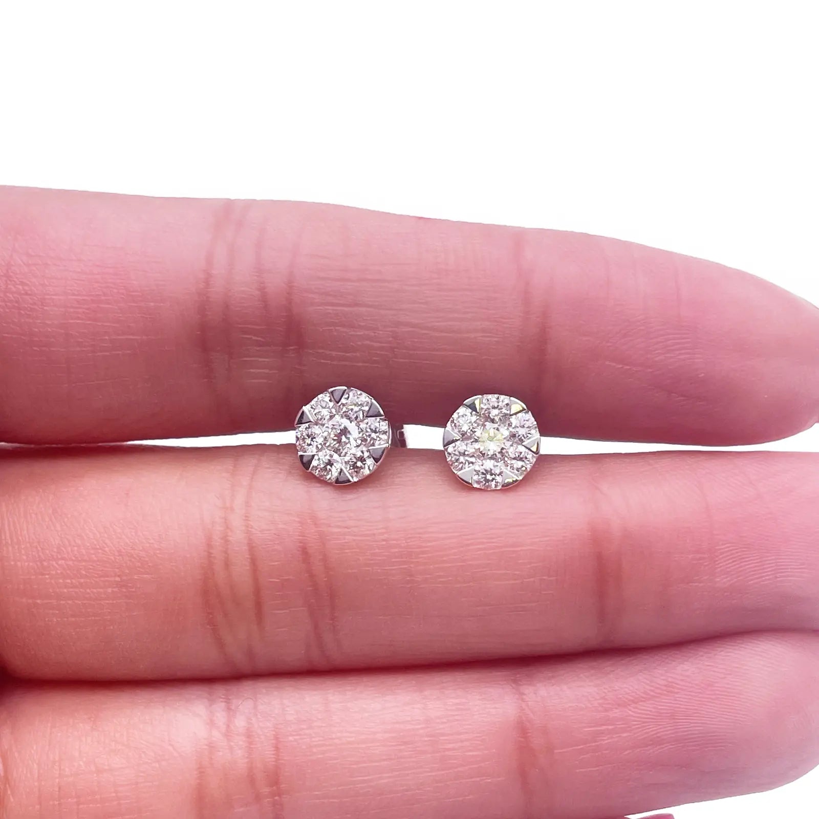 14ct White Gold Diamond Round Cluster Stud Earrings 0.66ct 