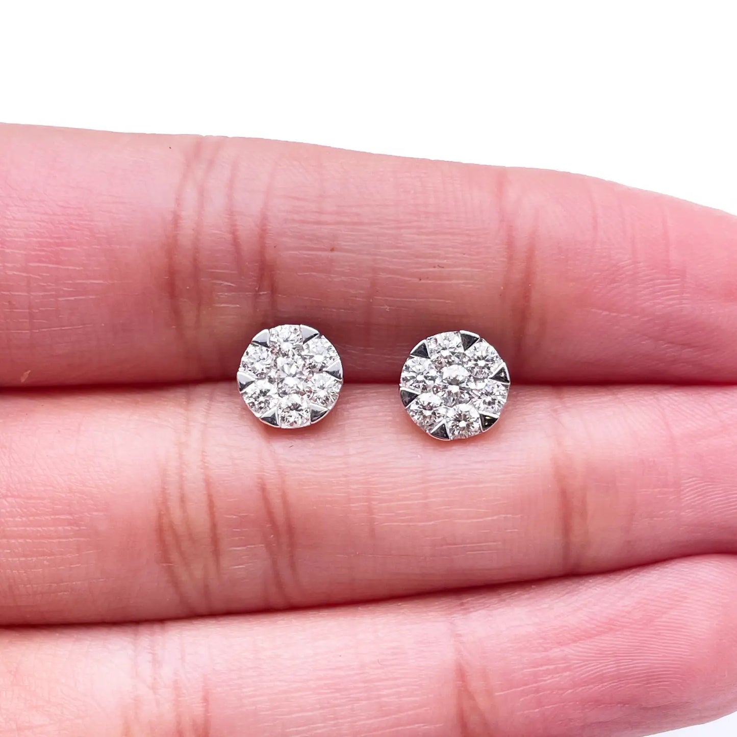14ct White Gold Diamond Round Cluster Stud Earrings 0.80ct 