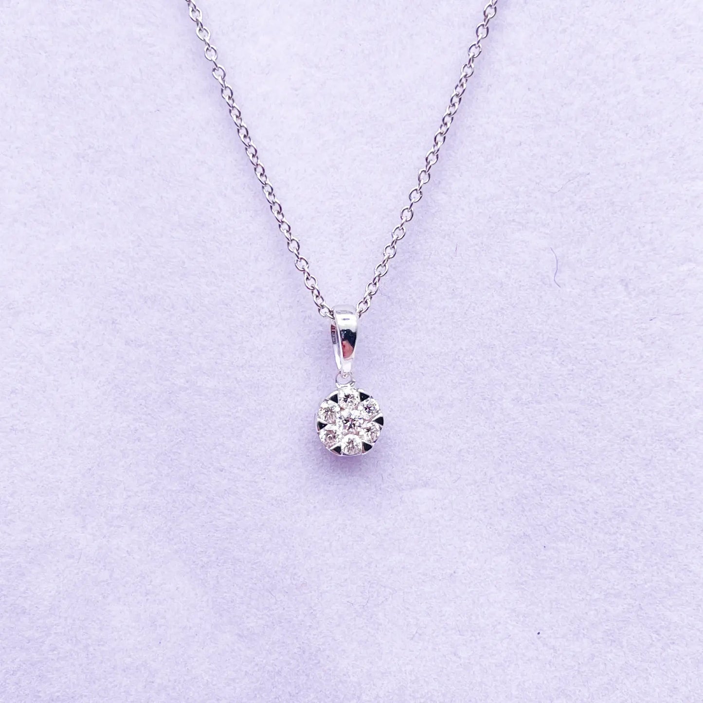 14ct White Gold Diamonds Round Pendant Necklace 0.14ct 