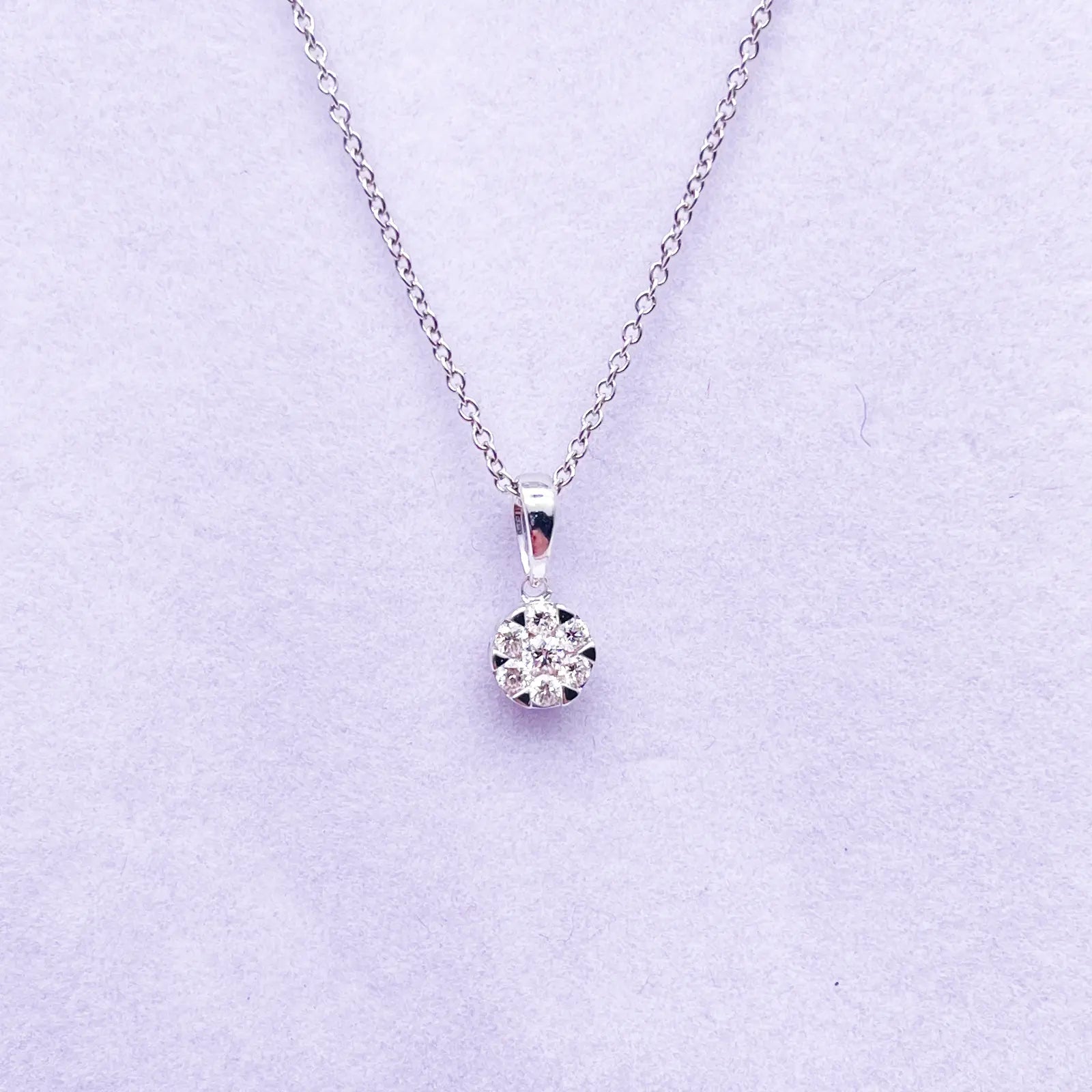 14ct White Gold Diamonds Round Pendant Necklace 0.14ct 