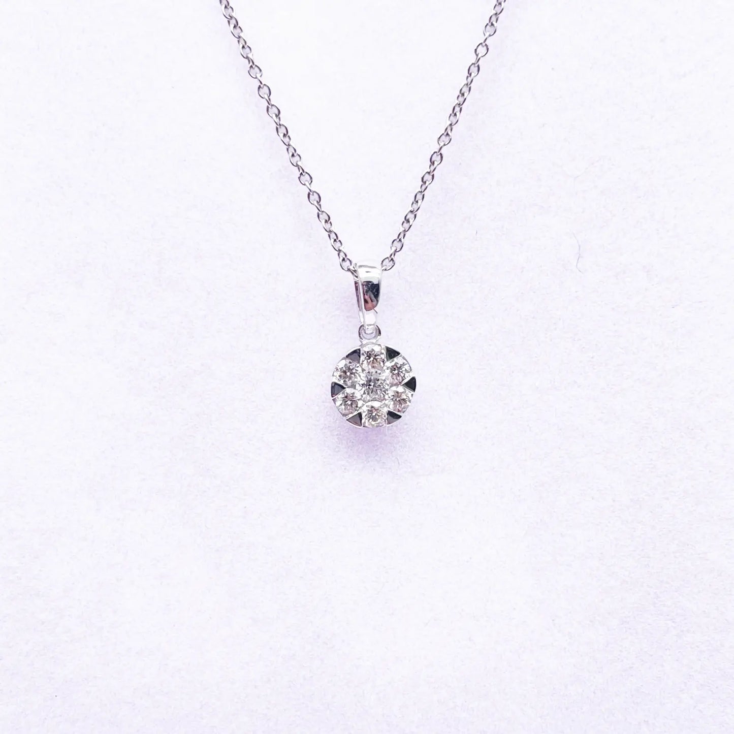 14ct White Gold Diamonds Round Pendant Necklace 0.24ct 
