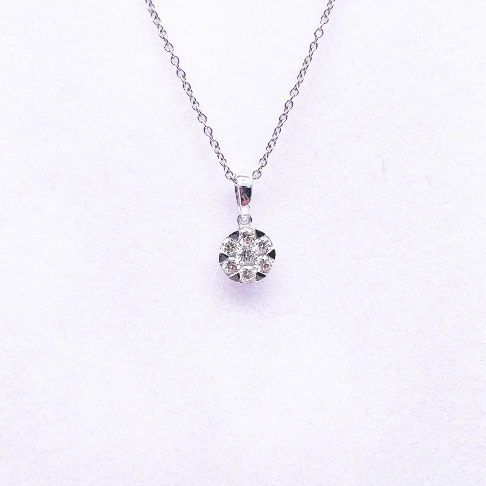 14ct White Gold Diamonds Round Pendant Necklace 0.24ct 