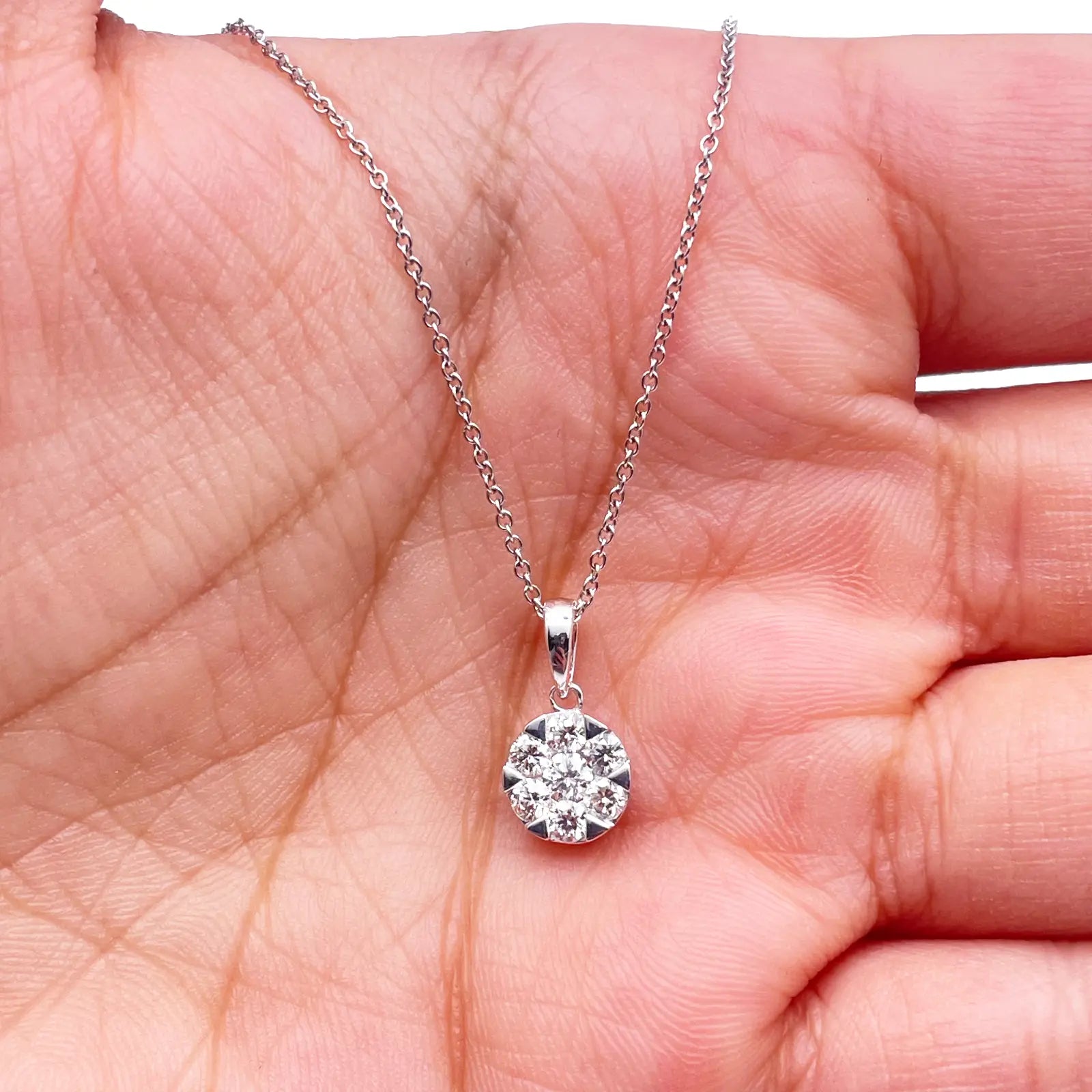 14ct White Gold Diamonds Round Pendant Necklace 0.40ct 
