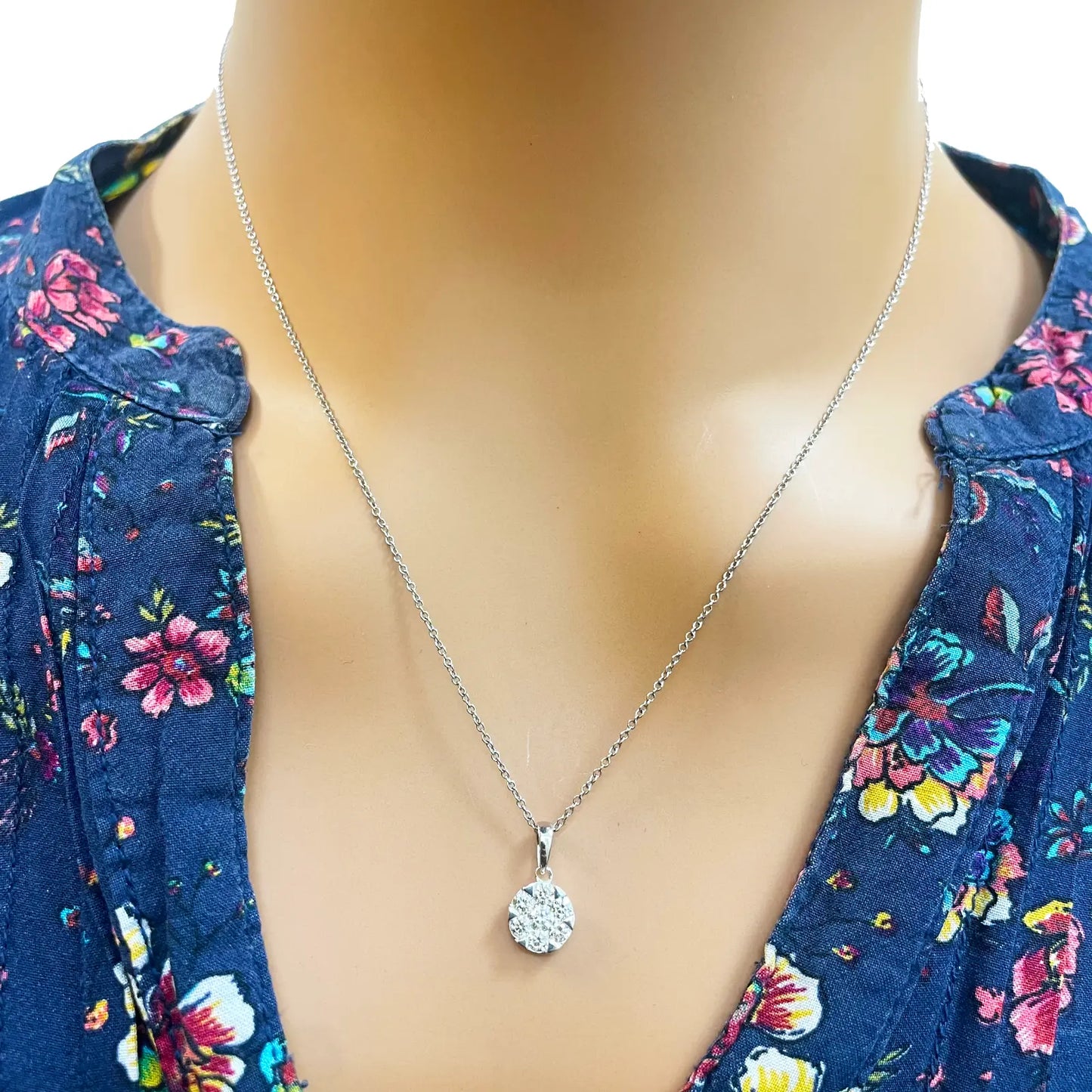 14ct White Gold Diamonds Round Pendant Necklace 0.40ct 