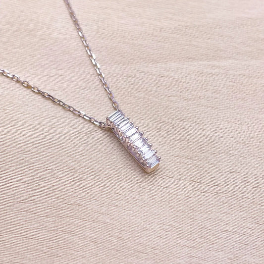 18ct White Gold & Natural Baguette Diamonds Rectangular Pendant Necklace 0.15ct 