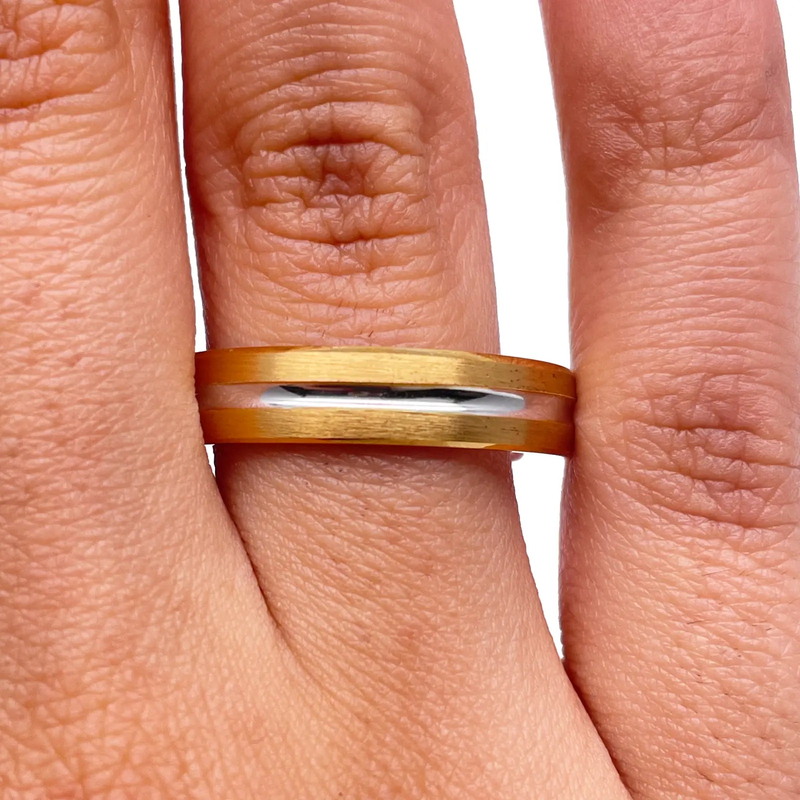 18ct Yellow/White Gold Bicolour Mens Wedding 5mm Band Middle Groove Bevelled 