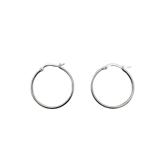 18ct White Gold Simple Round Hoop Earrings 2cm diameter 2.1gm