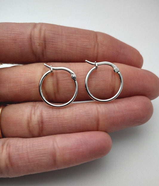 18ct White Gold Simple Round Hoop Earrings 15mm diameter 1.5gm