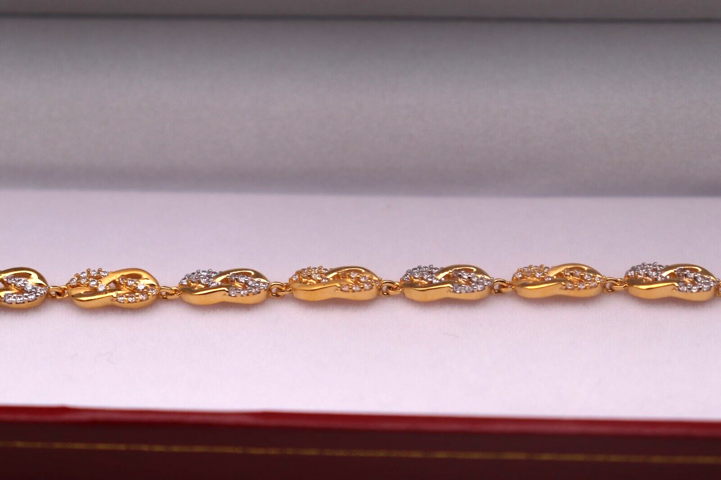 22ct Yellow Gold & CZ Fancy Ladies Bracelet 7 inches 916