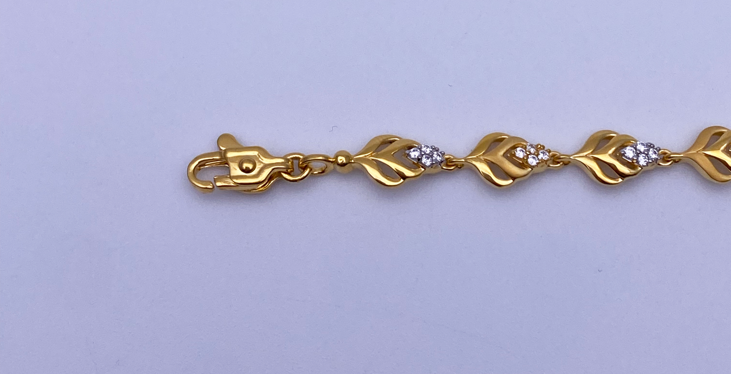 22ct Yellow Gold & CZ Fancy Ladies Bracelet 7.5 inches 916