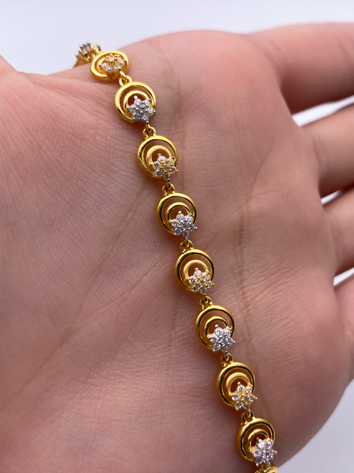 22ct Yellow Gold & CZ Fancy Ladies Bracelet 7.5 inches 916