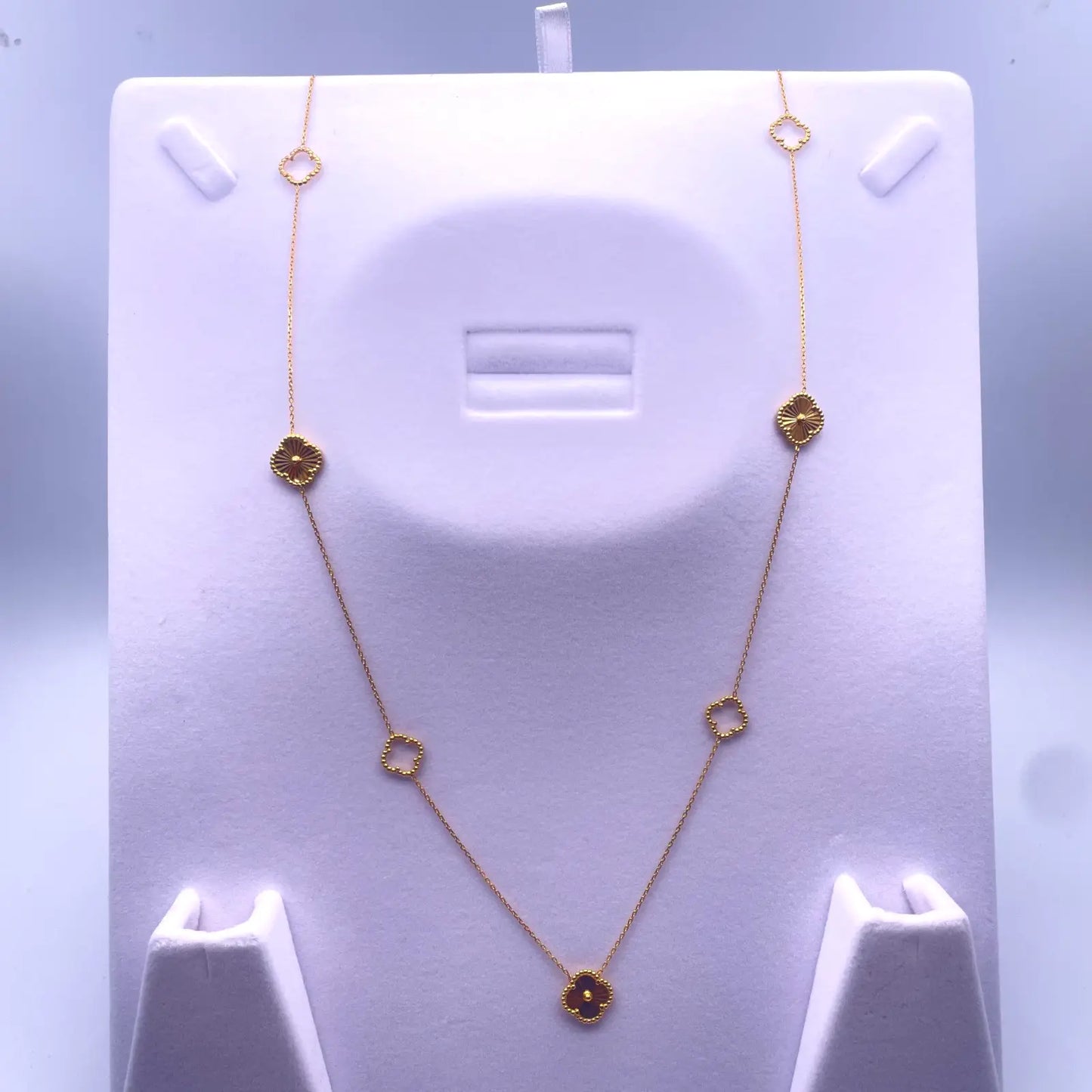 22ct Yellow Gold Clover Pendant Necklace Chain  28 Inches 