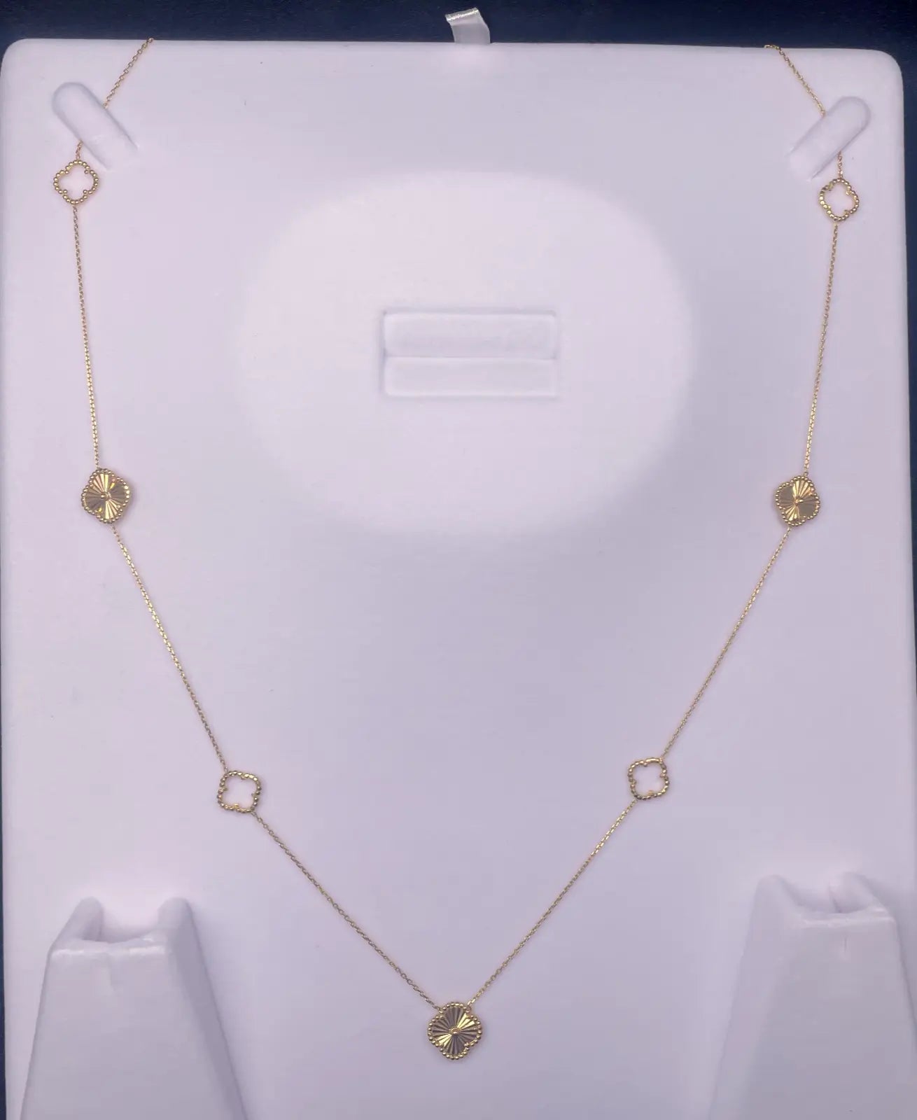 22ct Yellow Gold Clover Pendant Necklace Chain  28 Inches 