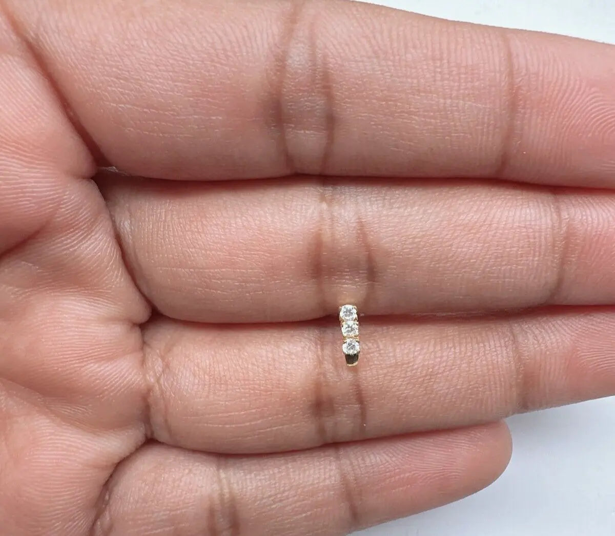 22ct Yellow Gold & Cubic Zirconia Half Hoop Nose Ring Stud Straight Bar 3 Stone 