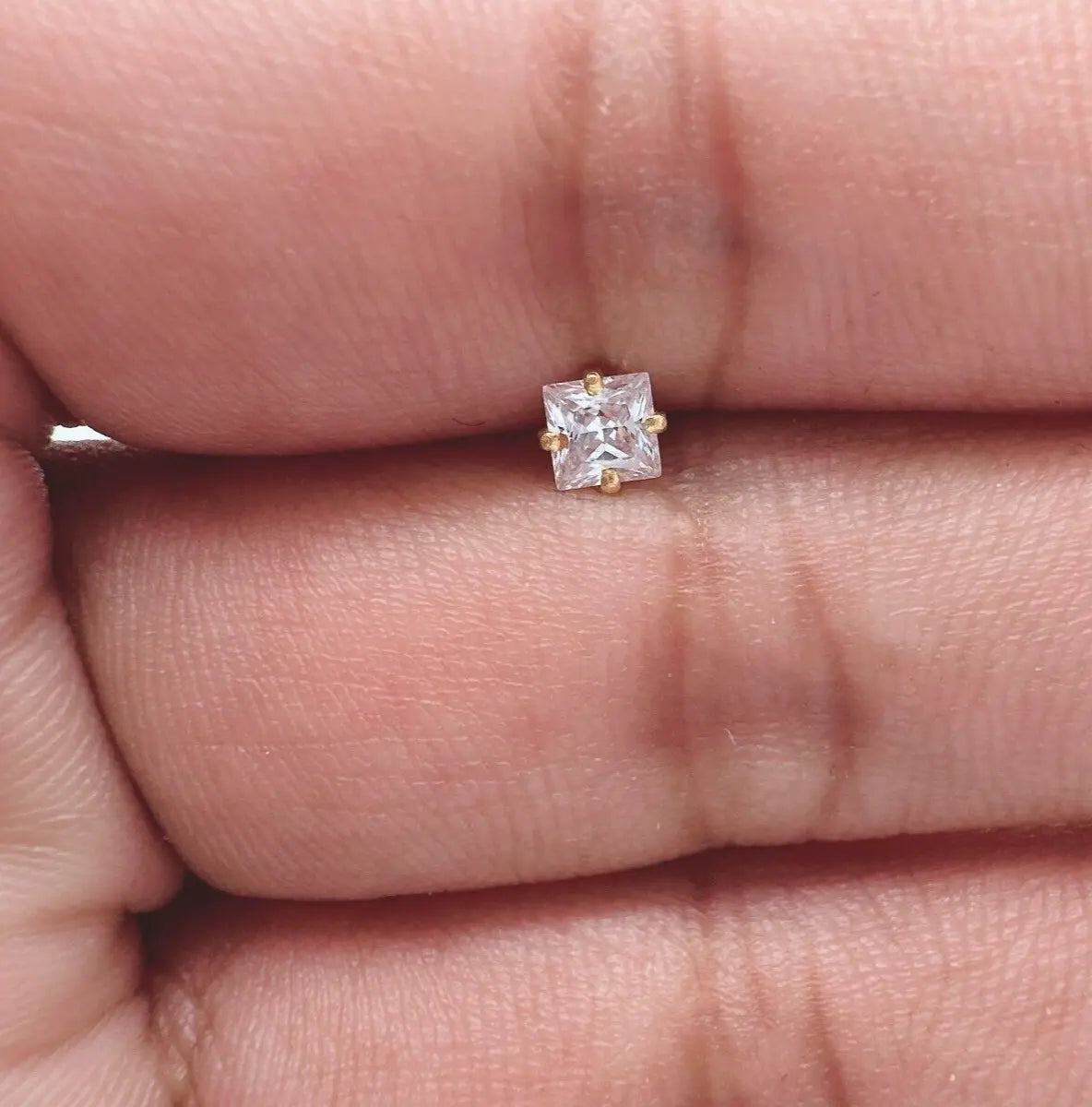 22ct Yellow Gold & Cubic Zirconia Nose Studs/Nose Pin/Screw Back (3MM-4MM) 