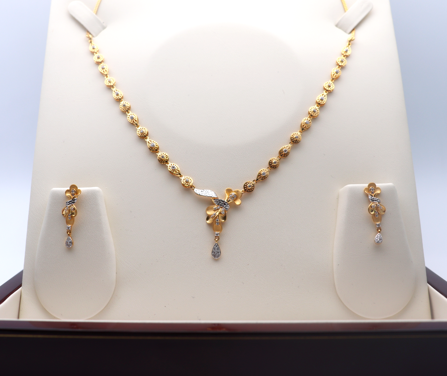 22K / 22ct Yellow Gold & CZ Necklace & Earrings Set 15'' in 916 Stamped