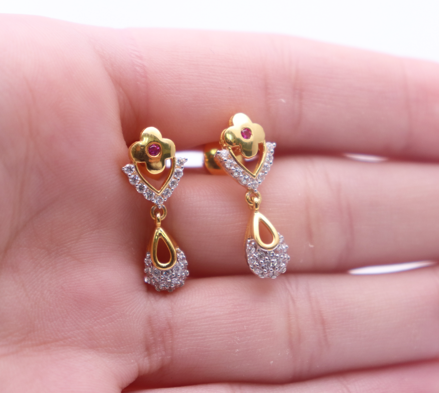 22ct Yellow Gold & CZ Necklace & Earrings Set