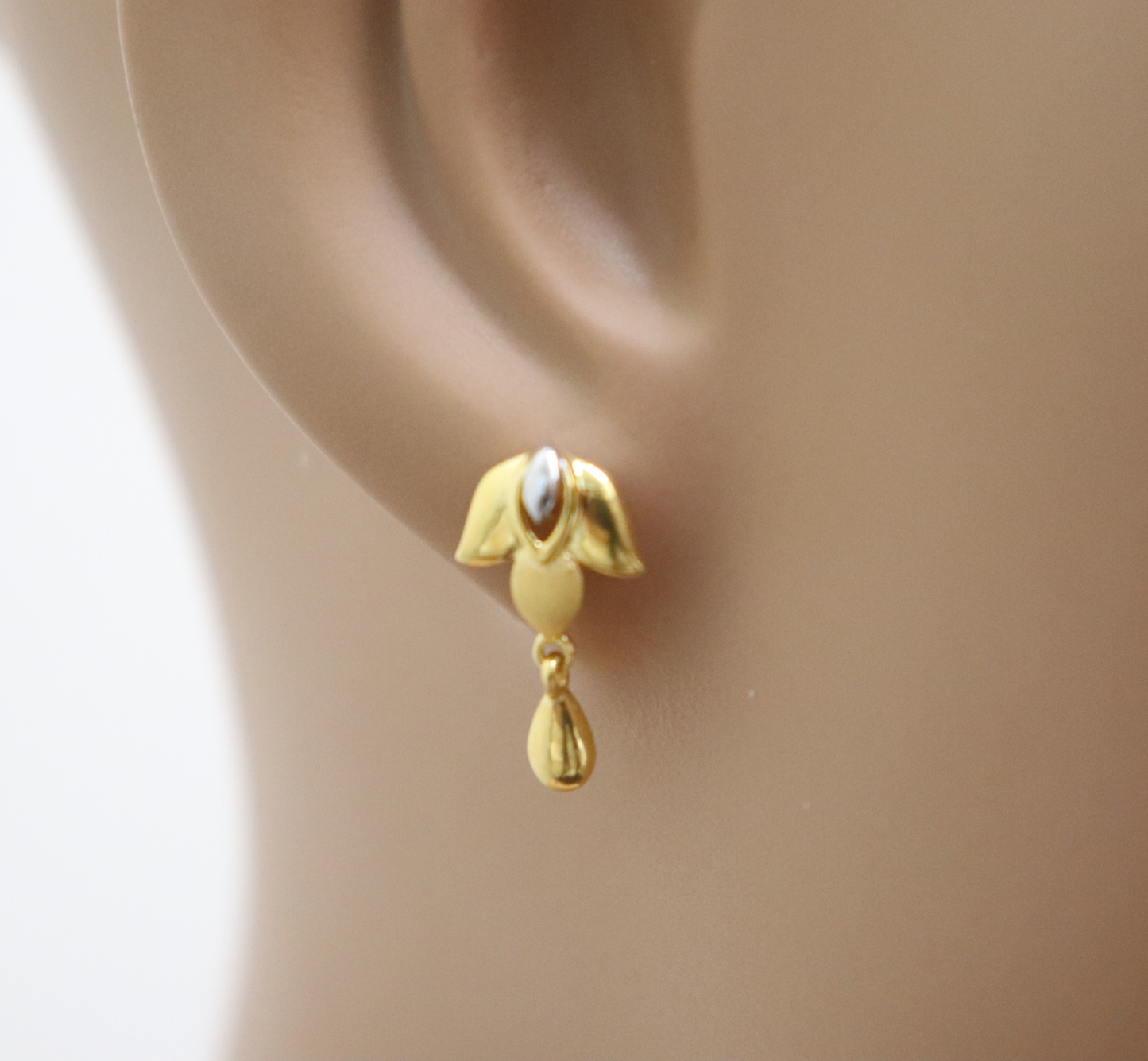 22ct Yellow Gold Designer Drop Earrings, 2.7gm