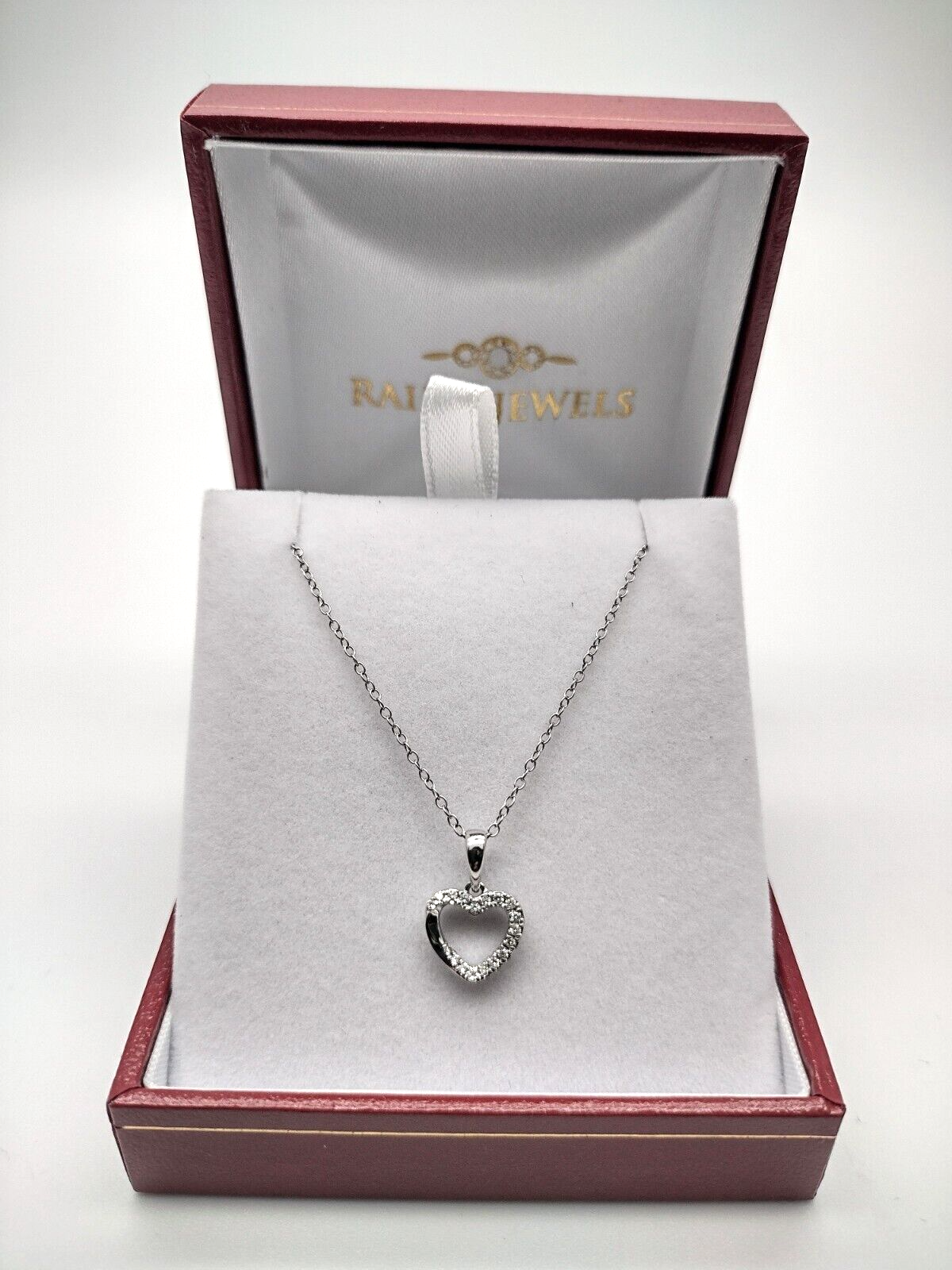 9ct White Gold & Natural Diamonds Heart Pendant with 9ct Chain 0.11ct