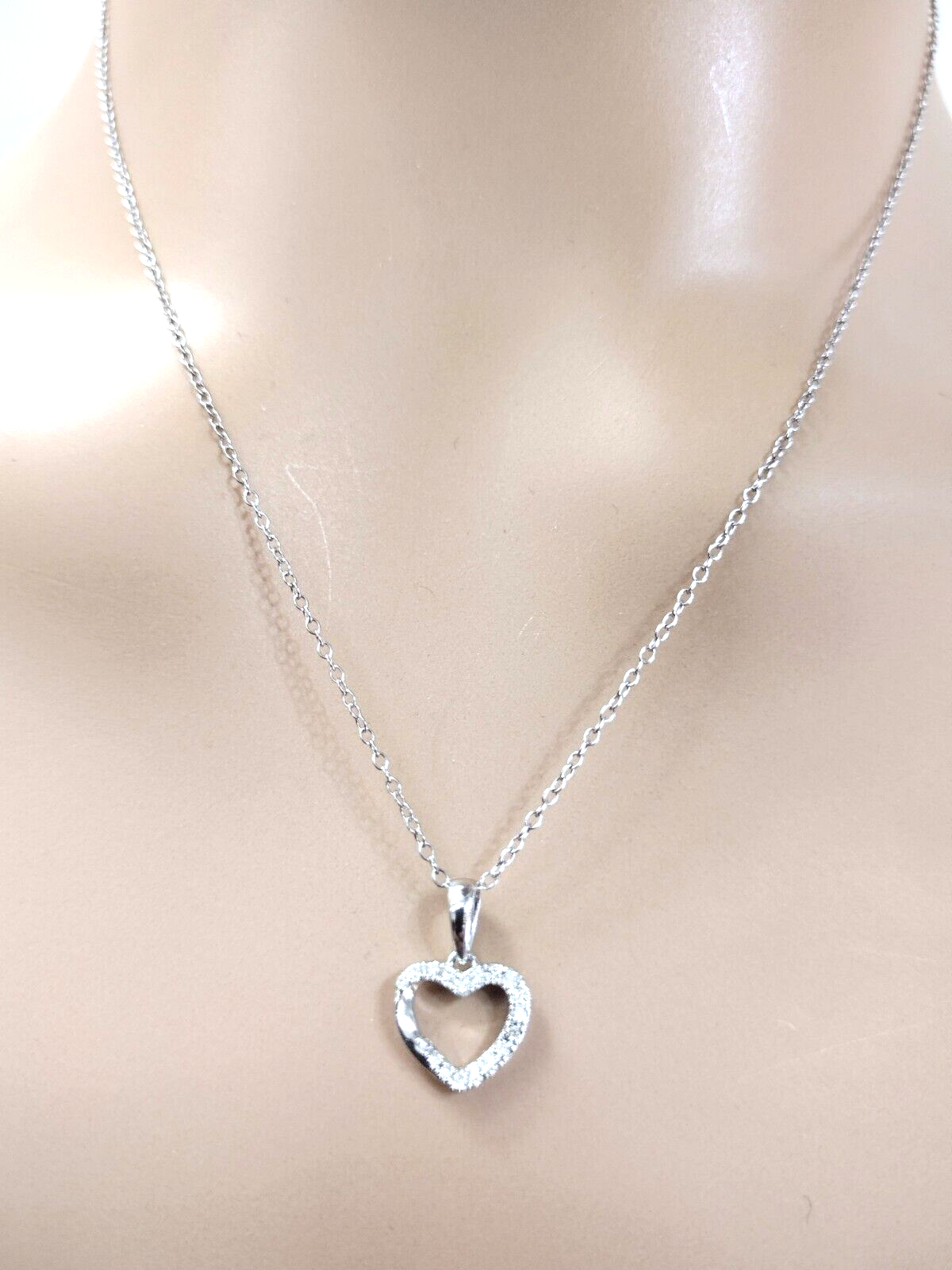 9ct White Gold & Natural Diamonds Heart Pendant with 9ct Chain 0.11ct