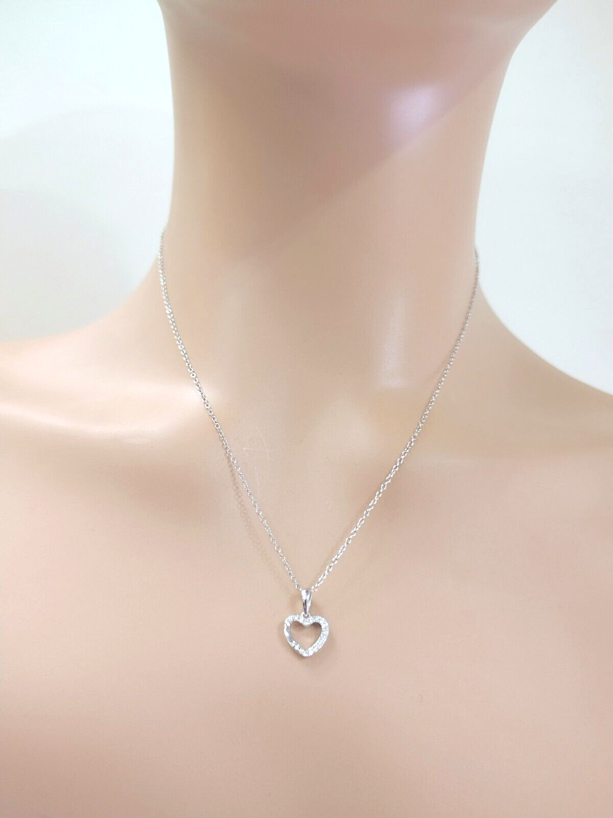 9ct White Gold & Natural Diamonds Heart Pendant with 9ct Chain 0.11ct