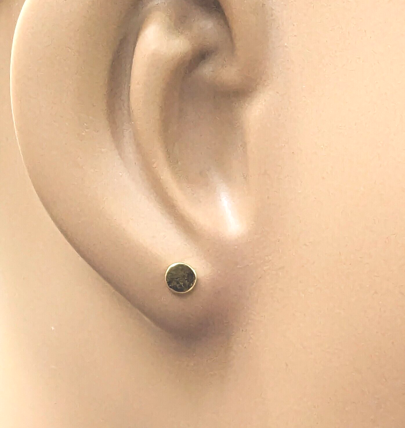 22ct Yellow Gold Round Plain Flat Disc Button Style Stud Earrings