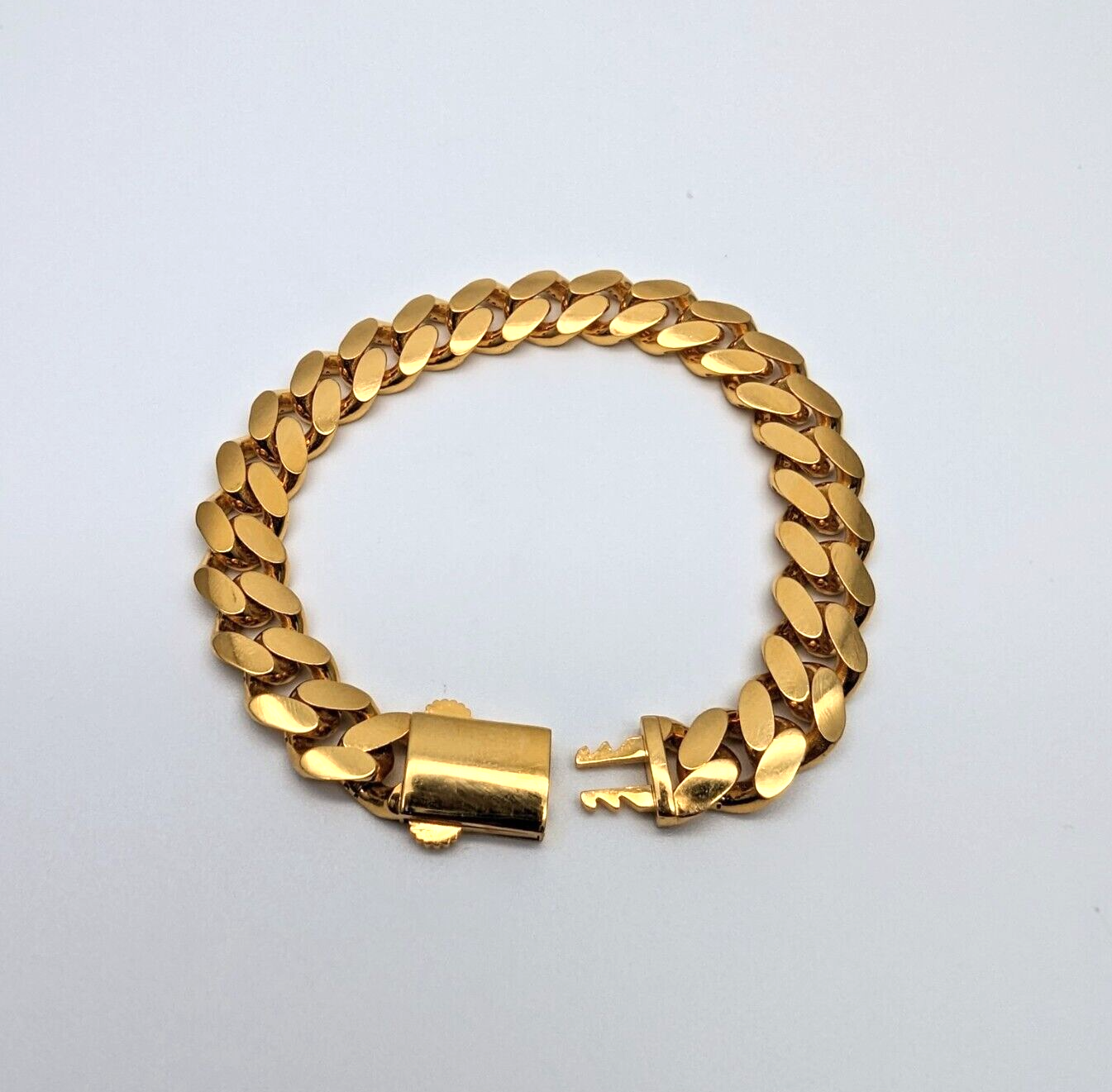 22ct Yellow Gold Cuban/Curb Link Gents Bracelet 7.5