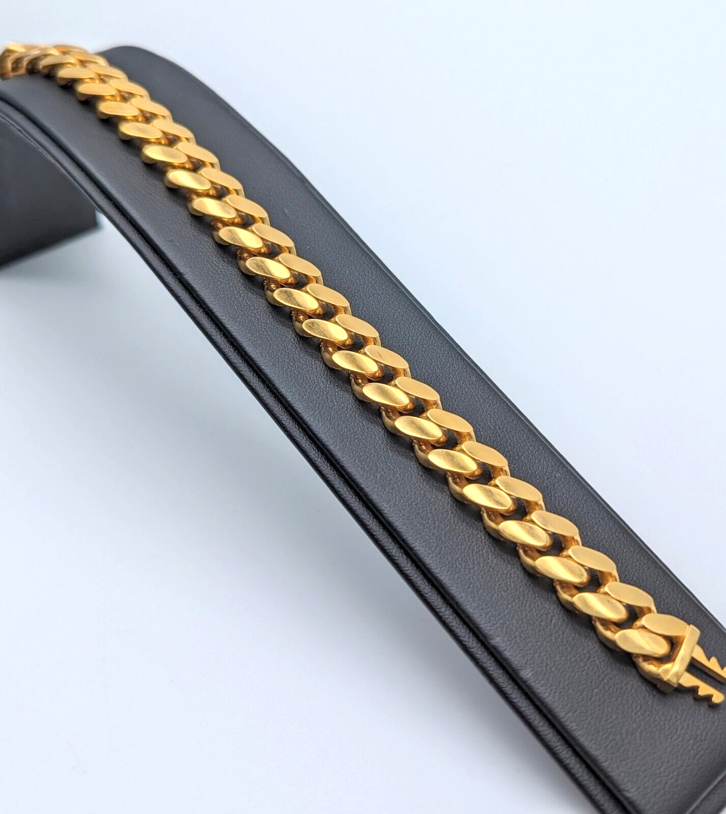 22ct Yellow Gold Cuban/Curb Link Gents Bracelet 7.5