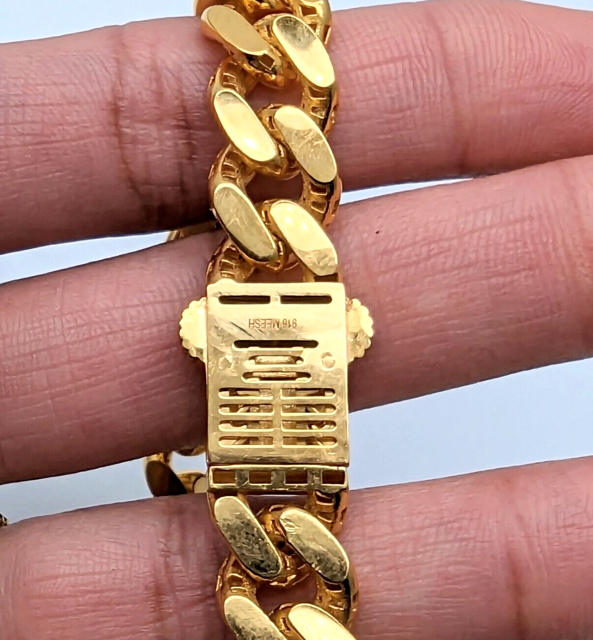 22ct Yellow Gold Cuban/Curb Link Gents Bracelet 7.5