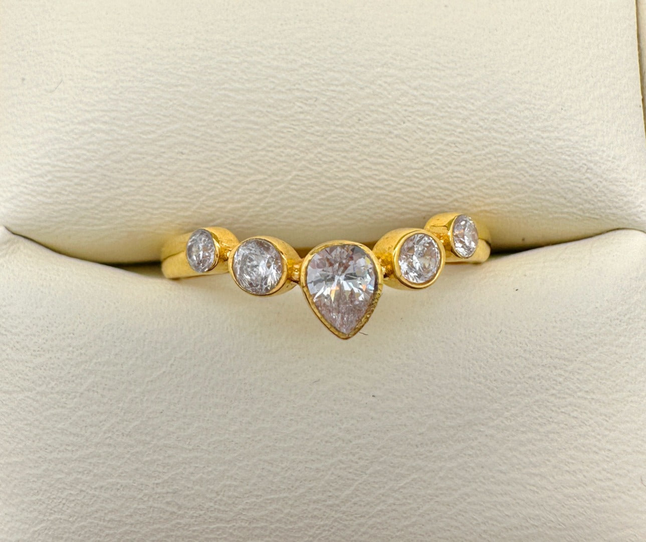 22ct Yellow Gold & Cubic Zirconia Ring, 1.78gm