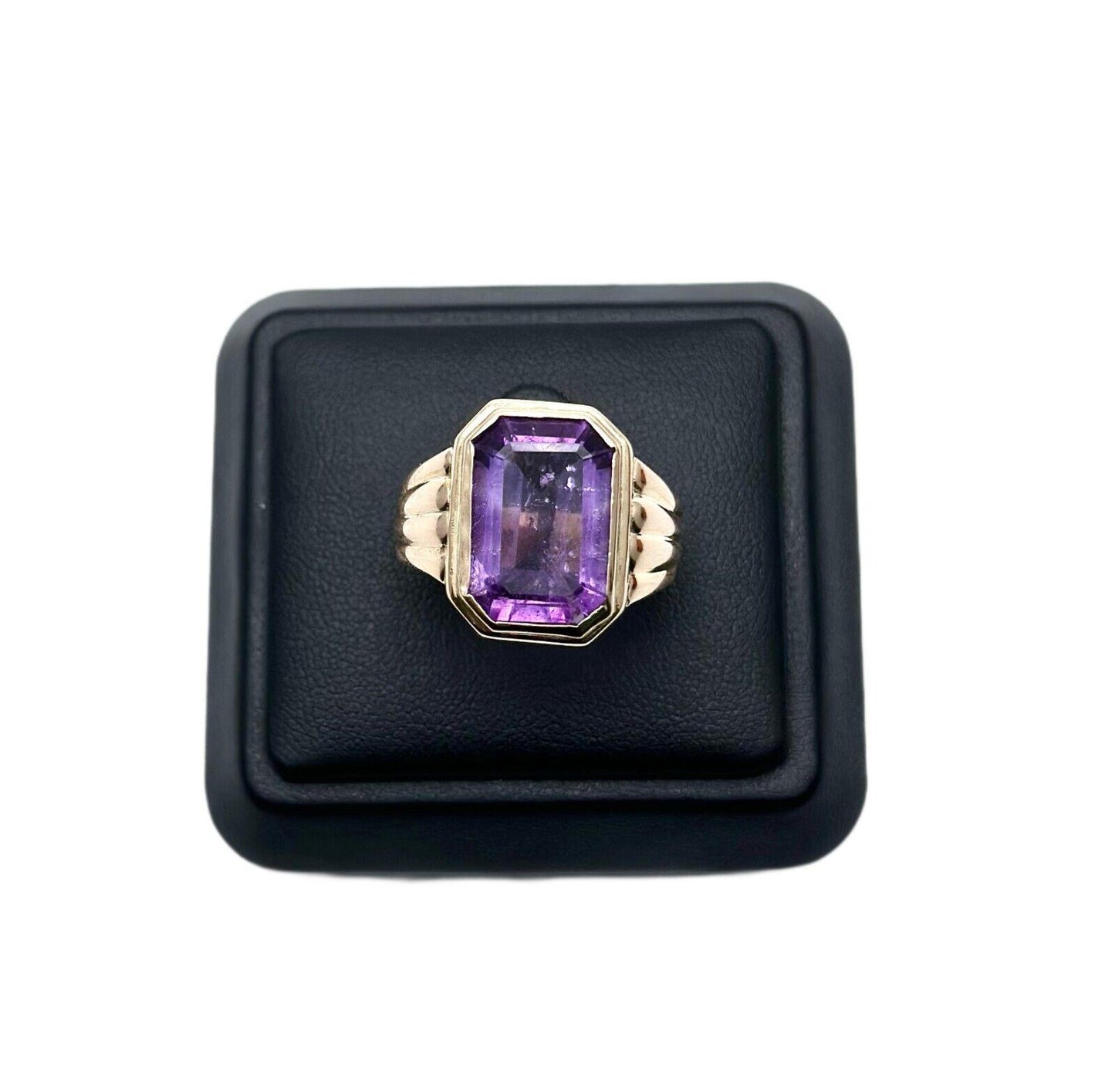 14ct Yellow Gold  Amethyst Signet Men's ring 8.38gm