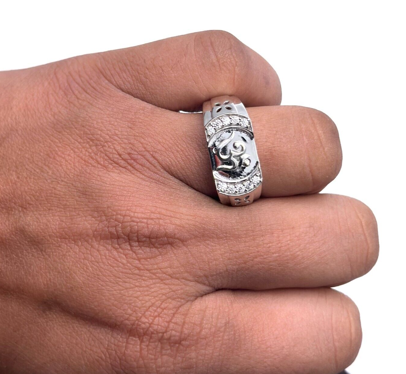 18ct White Gold & Cubic Zirconia Gents OM Ring 6.3gm