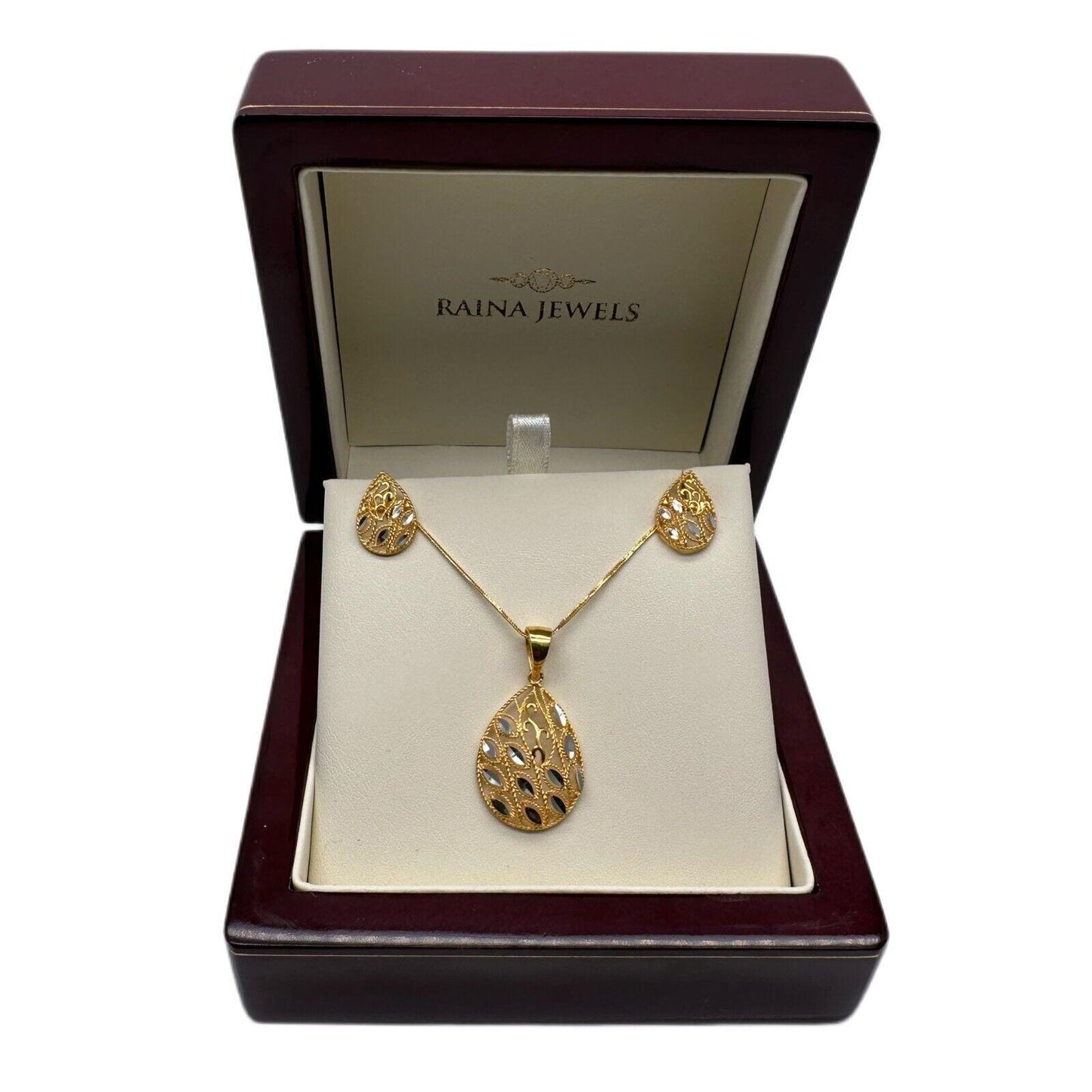 22ct Yellow Gold Diamond Cut Design 2 Tone Earrings, Pendant & Chain Necklace