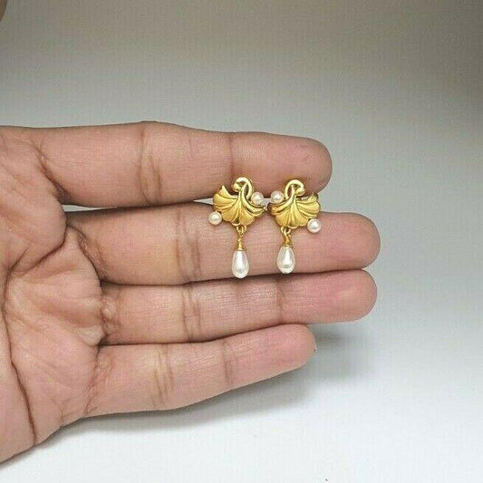 22ct Yellow Gold Ladies Long Earrings 4.3 Grams